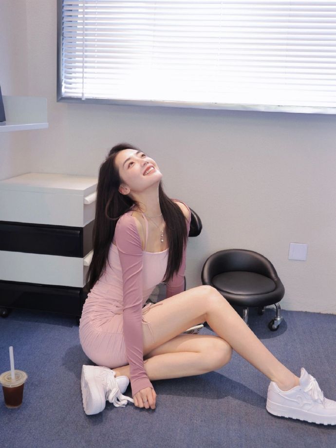 向太直播开撕周星驰！《功夫女足》惹怒向家，30年恩怨终于爆发